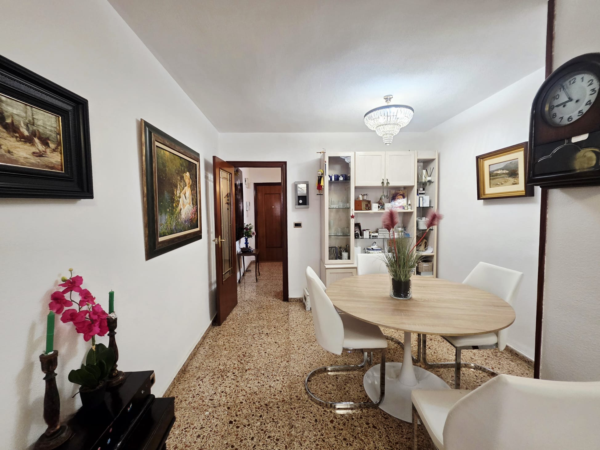 Piso en venta en Alicante con 3 dormitorios y 2 baños