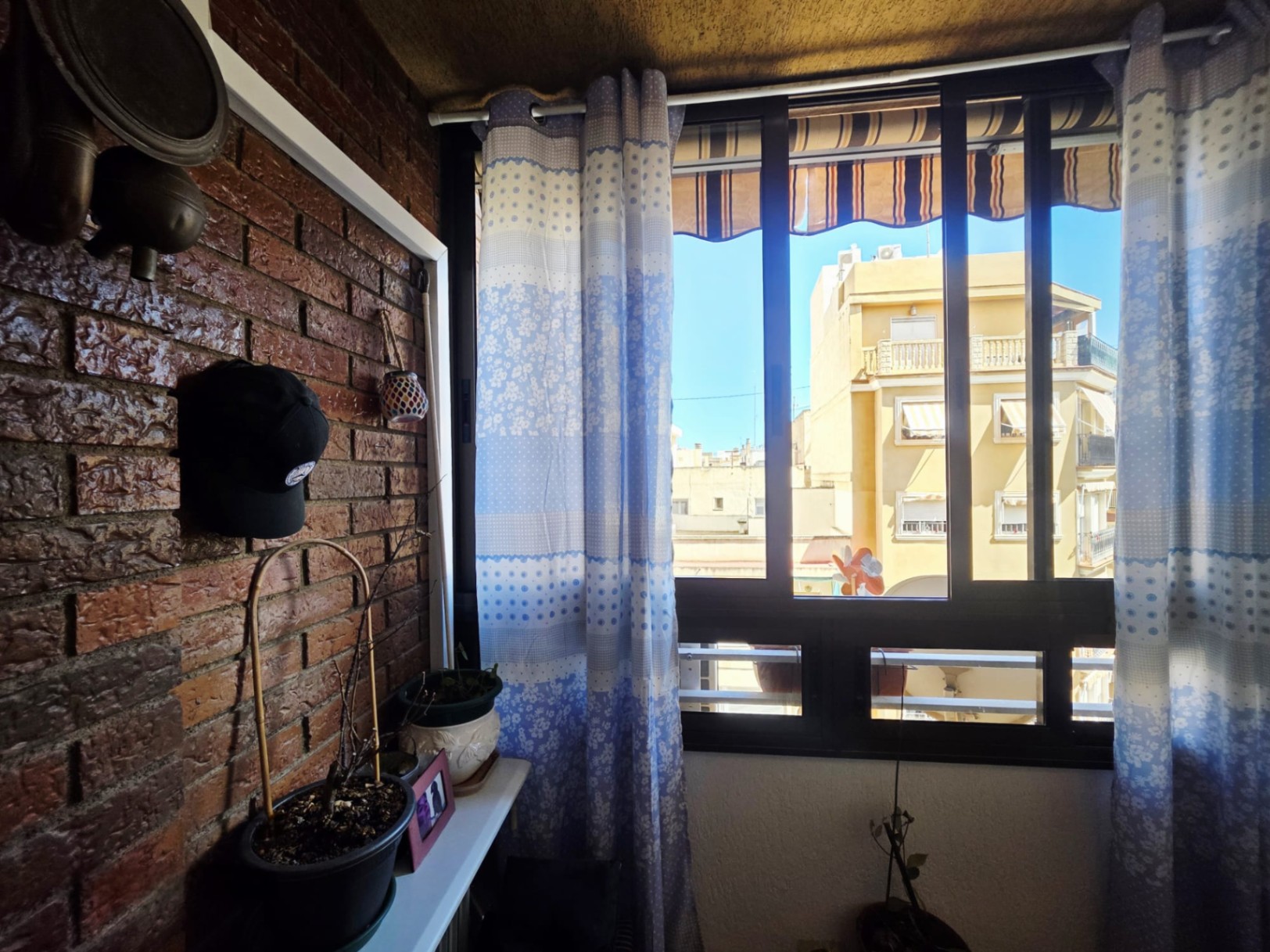 Piso en venta en Alicante con 3 dormitorios y 2 baños