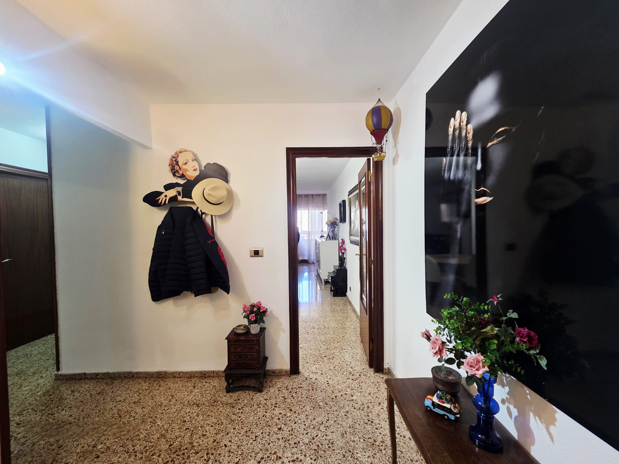 Piso en venta en Alicante con 3 dormitorios y 2 baños