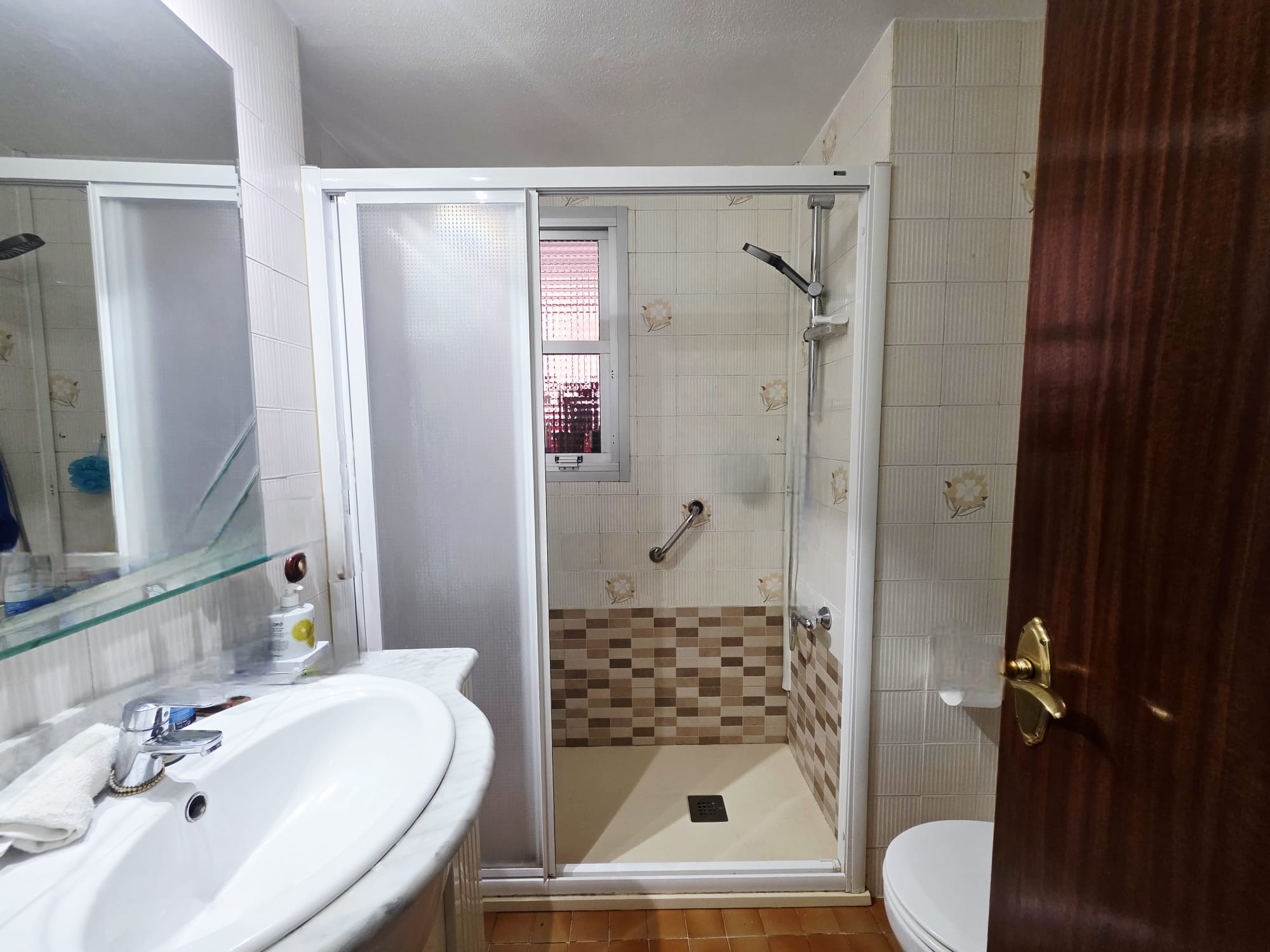 Piso en venta en Alicante con 3 dormitorios y 2 baños