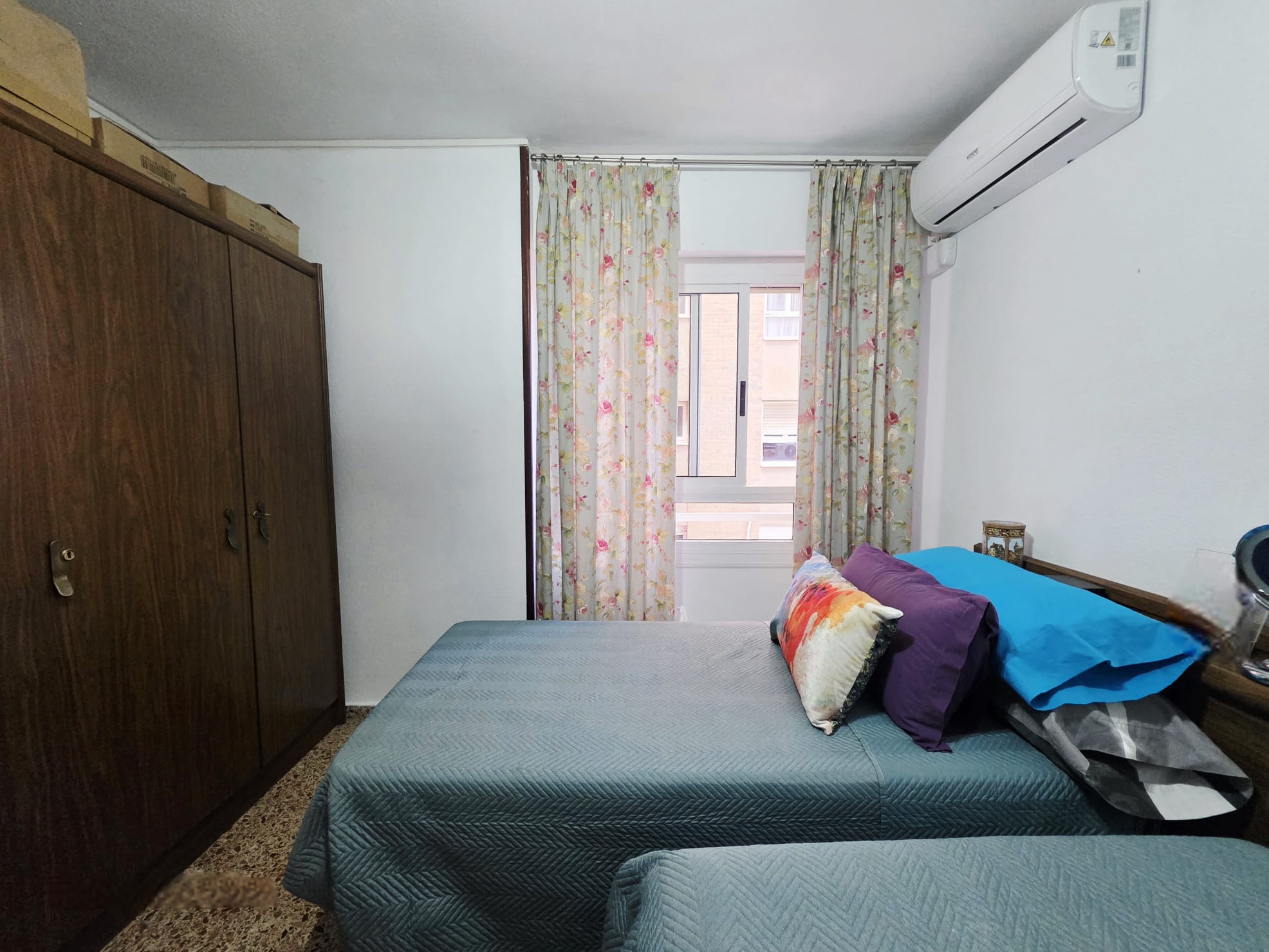 Piso en venta en Alicante con 3 dormitorios y 2 baños