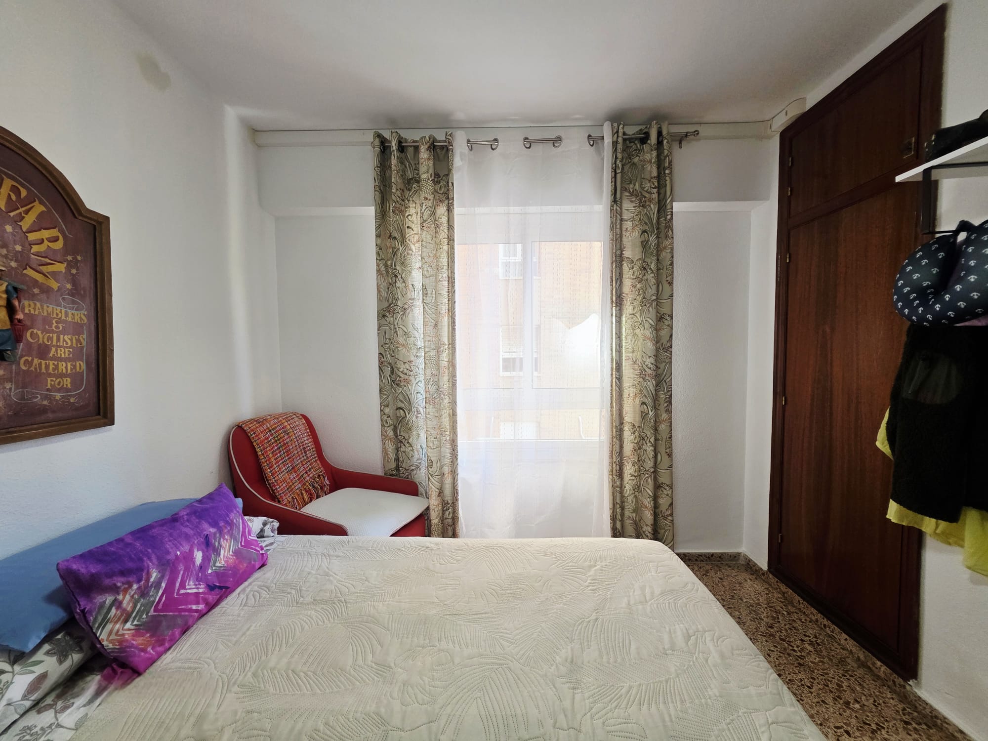 Piso en venta en Alicante con 3 dormitorios y 2 baños