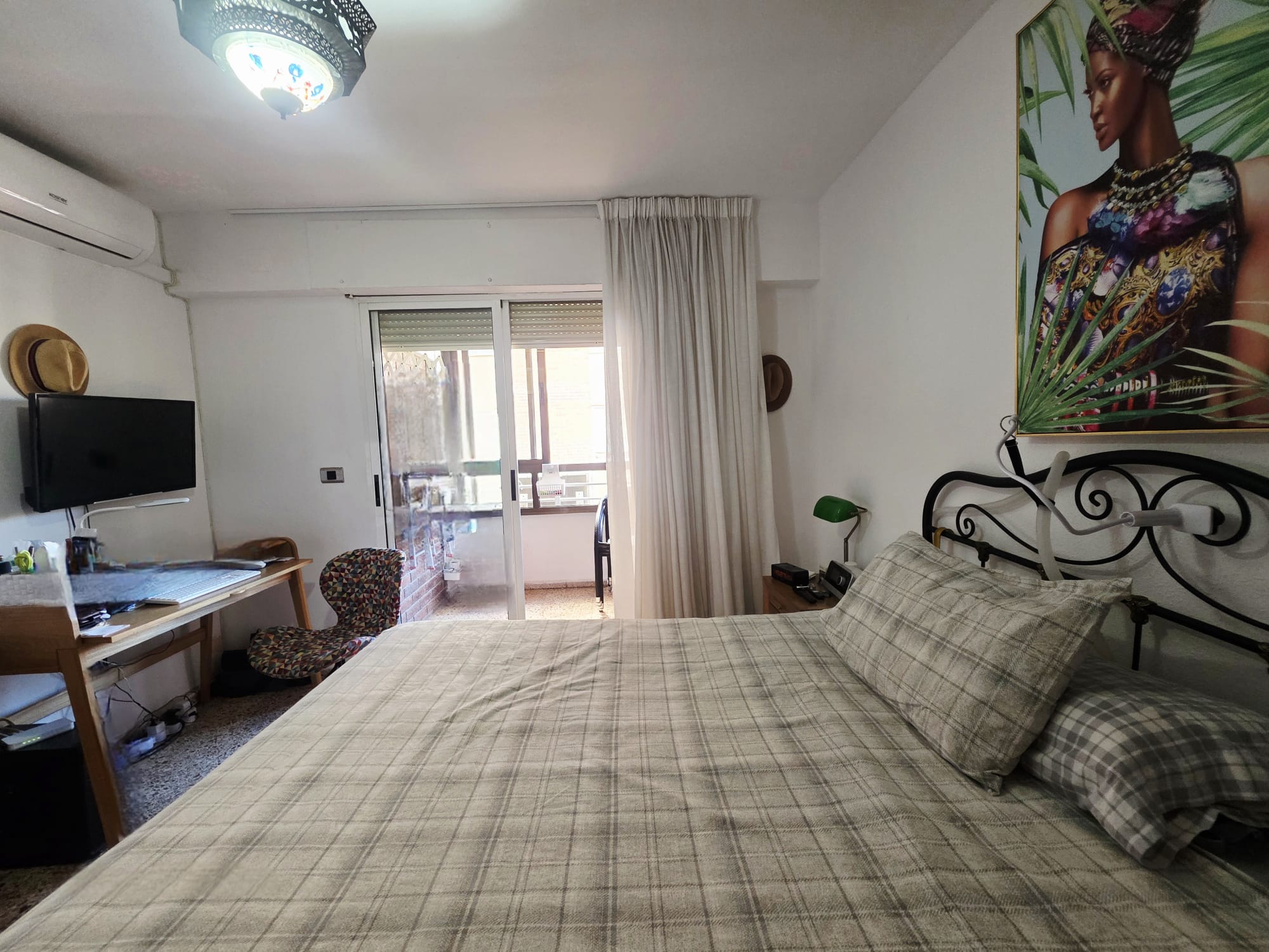 Piso en venta en Alicante con 3 dormitorios y 2 baños