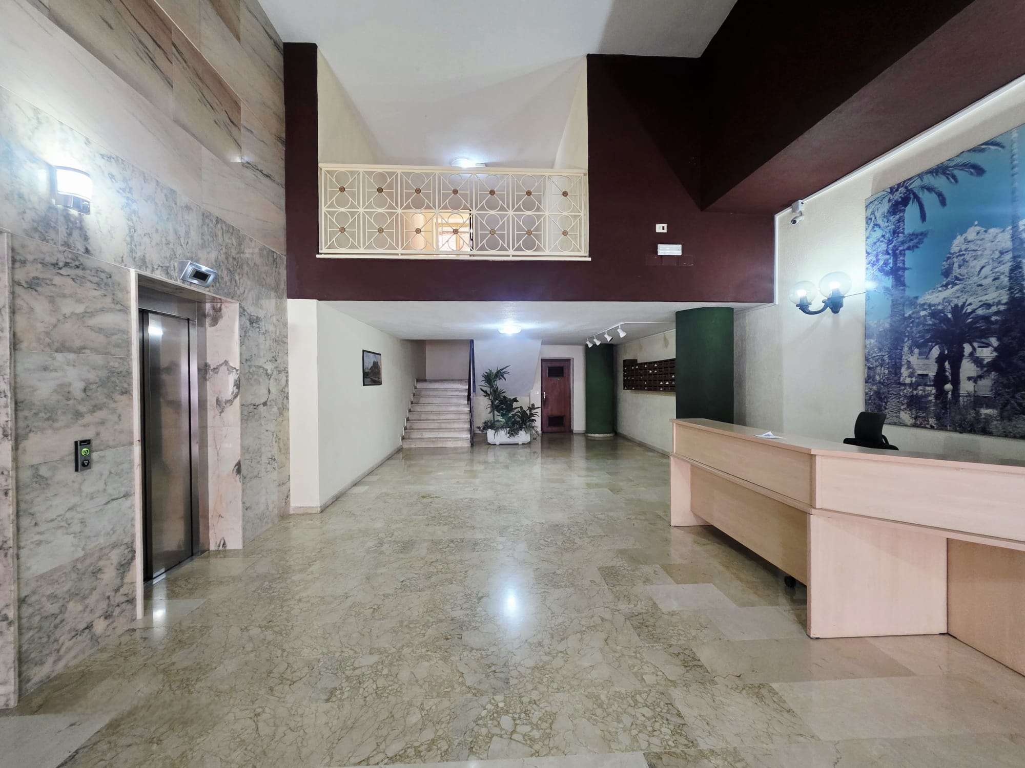 Piso en venta en Alicante con 3 dormitorios y 2 baños