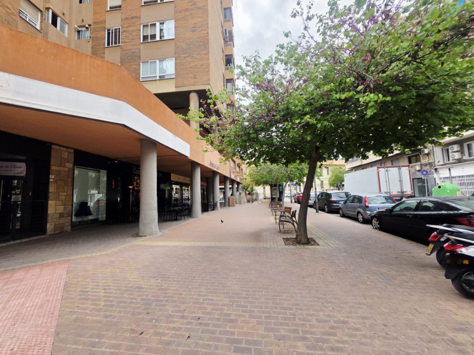 Piso en venta en Alicante con 3 dormitorios y 2 baños