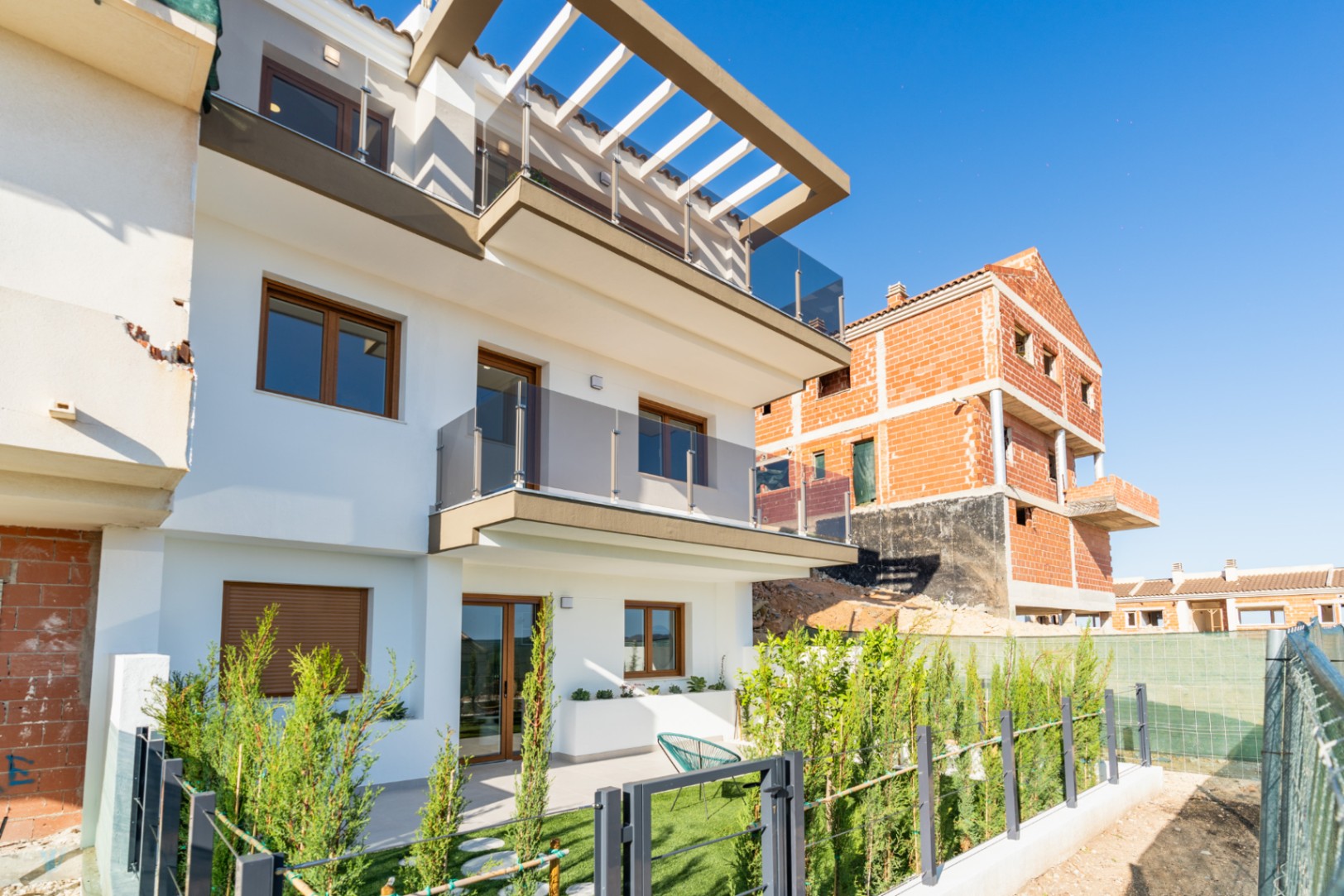 Reihenhaus in La Nucía mit 4 Schlafzimmern und 4 Bädern zu verkaufen.