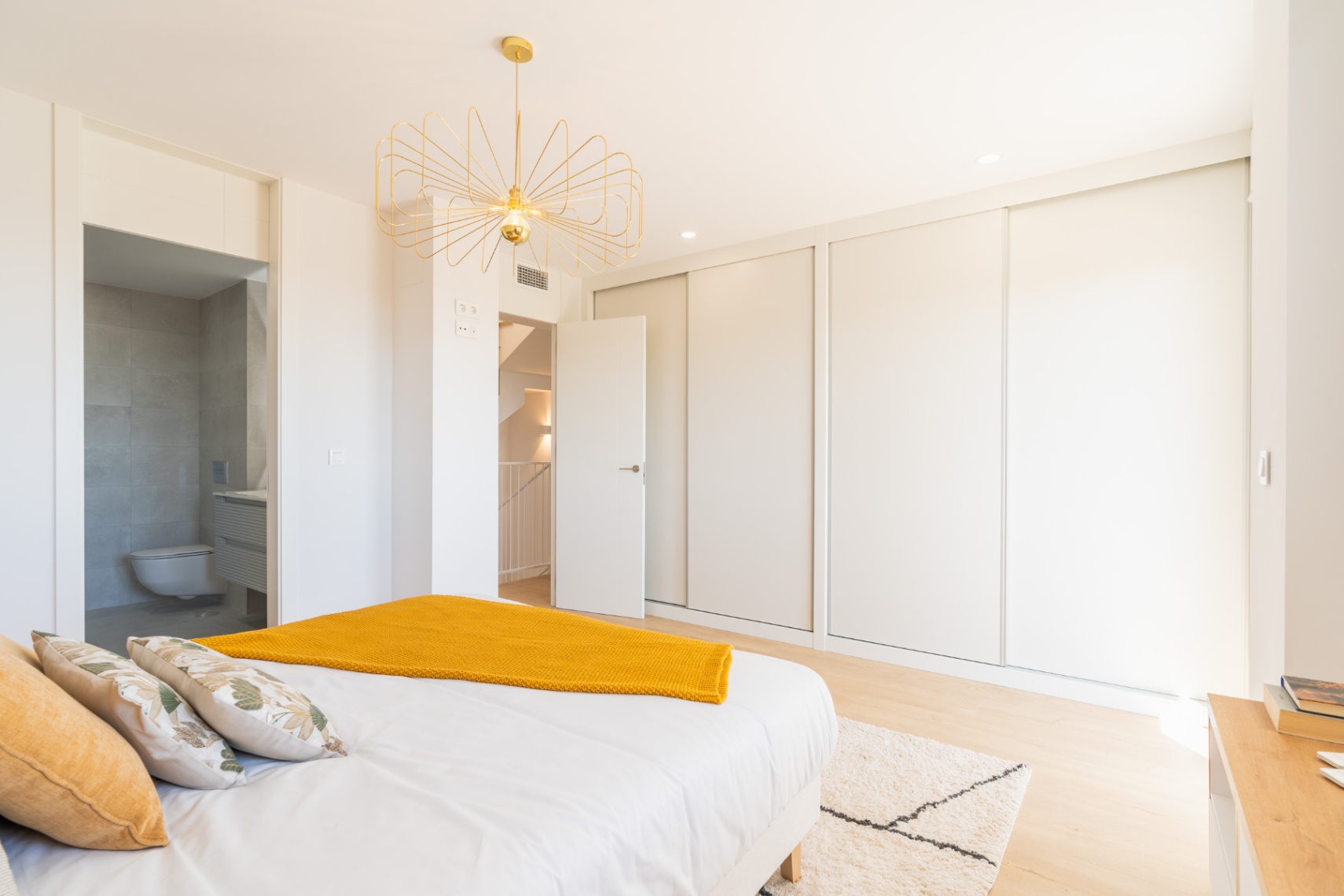 Reihenhaus in La Nucía mit 4 Schlafzimmern und 4 Bädern zu verkaufen.