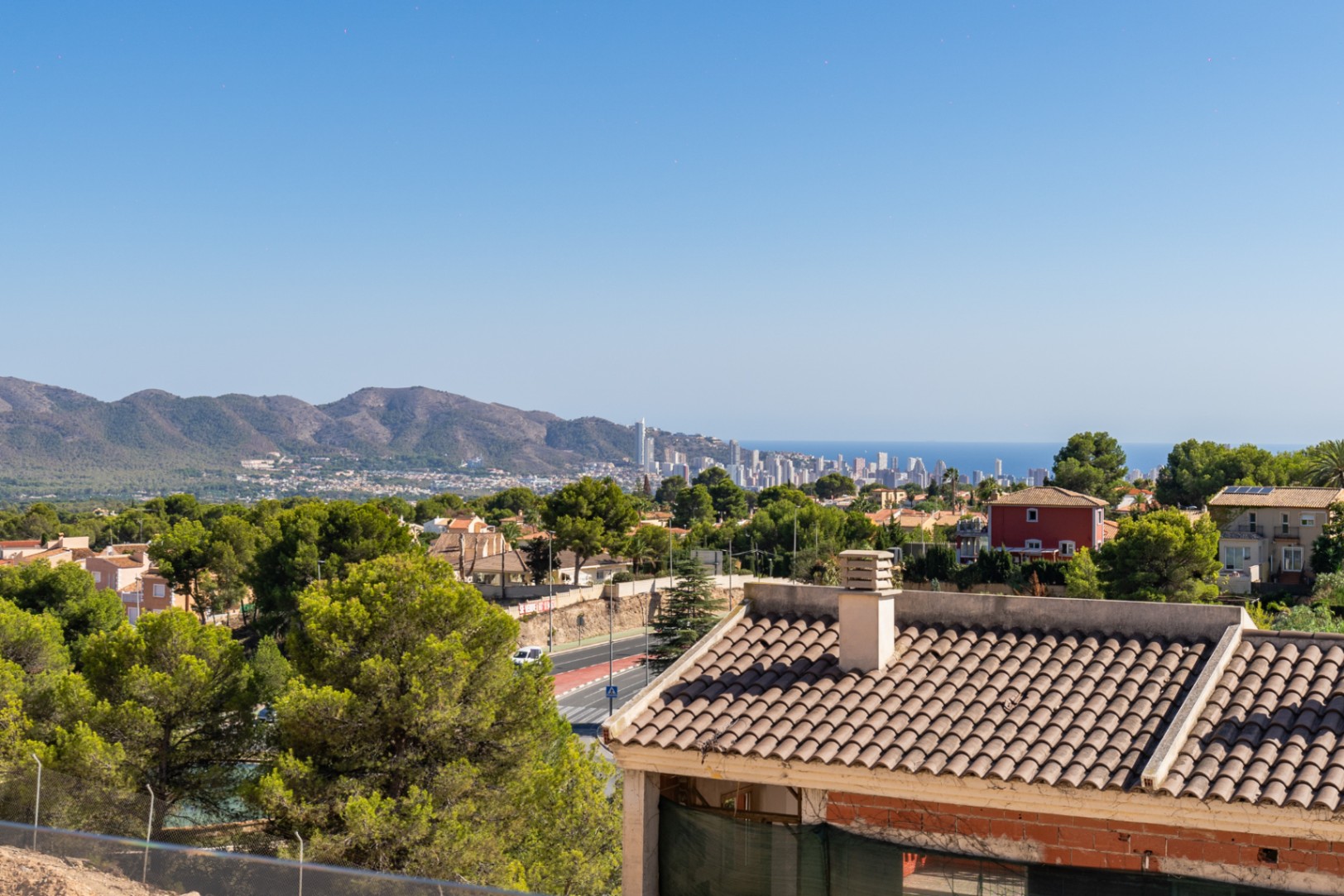 Reihenhaus in La Nucía mit 4 Schlafzimmern und 4 Bädern zu verkaufen.