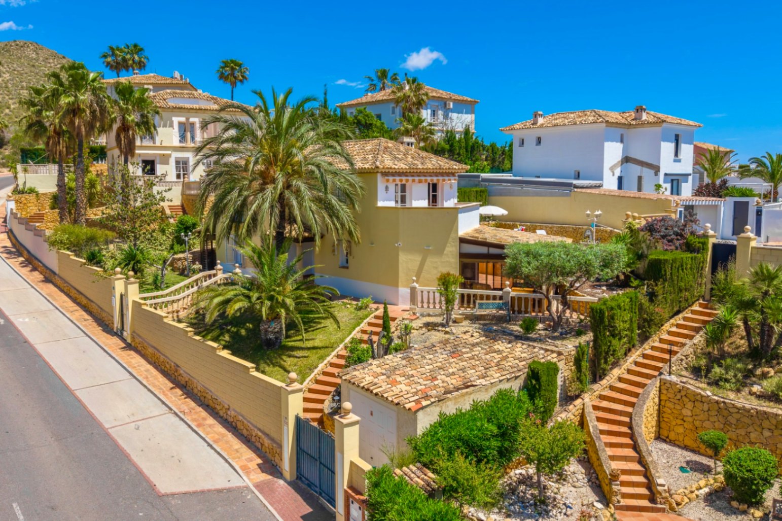 Villa en alquiler de temporada en Finestrat, Golf Bahía