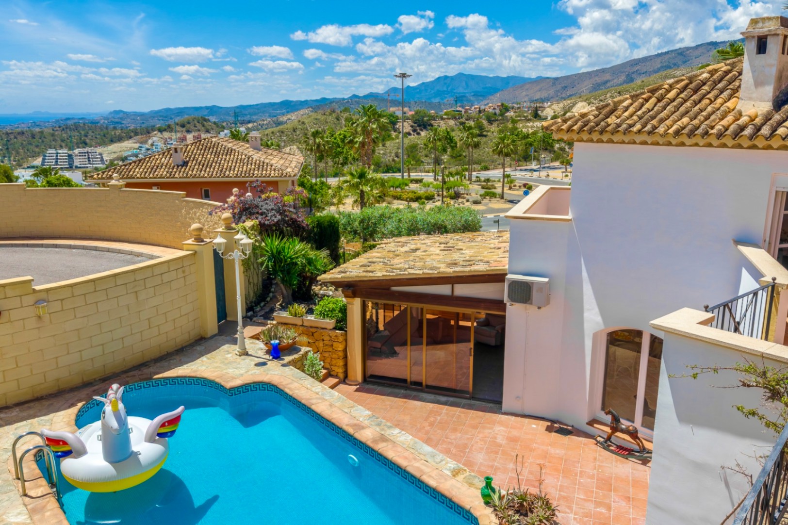 Villa en alquiler de temporada en Finestrat, Golf Bahía