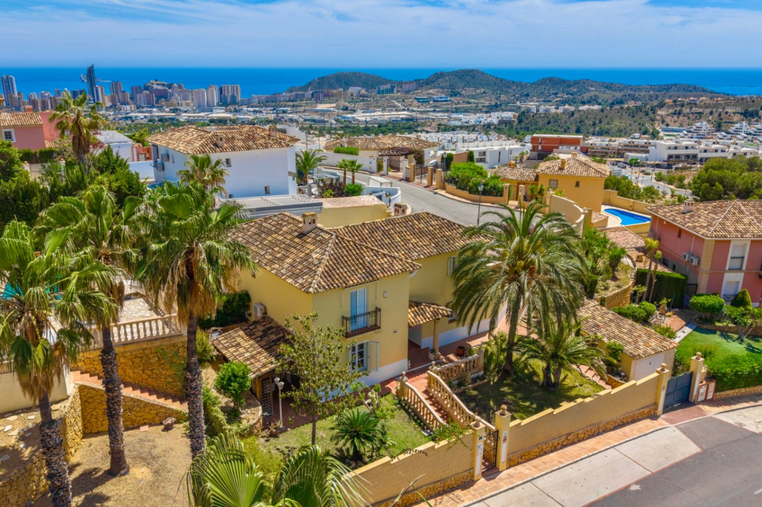 Villa en alquiler de temporada en Finestrat, Golf Bahía
