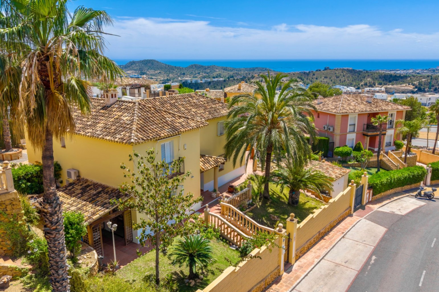 Villa en alquiler de temporada en Finestrat, Golf Bahía