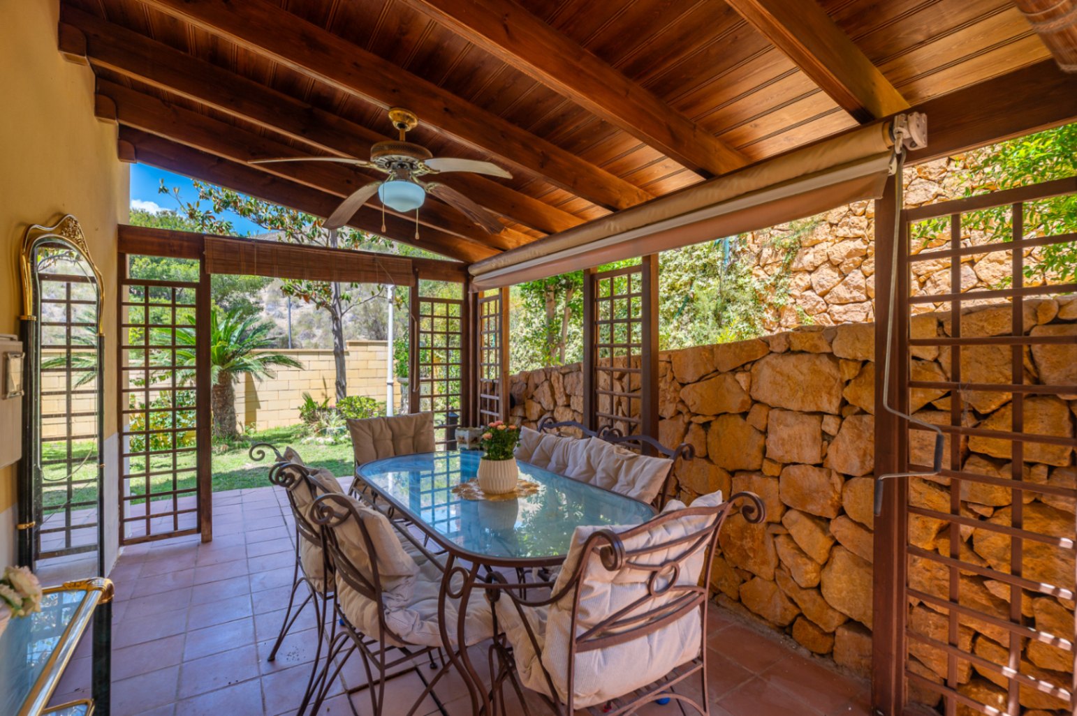 Villa en alquiler de temporada en Finestrat, Golf Bahía