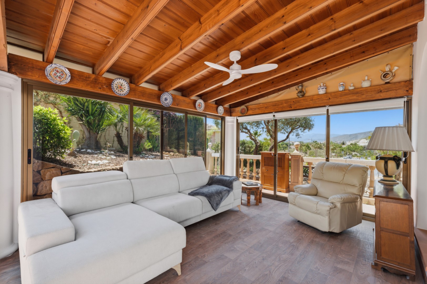 Villa en alquiler de temporada en Finestrat, Golf Bahía