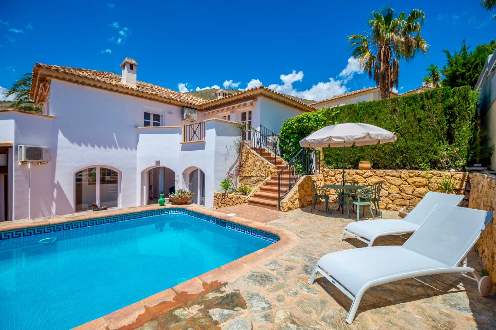 Villa en alquiler de temporada en Finestrat, Golf Bahía